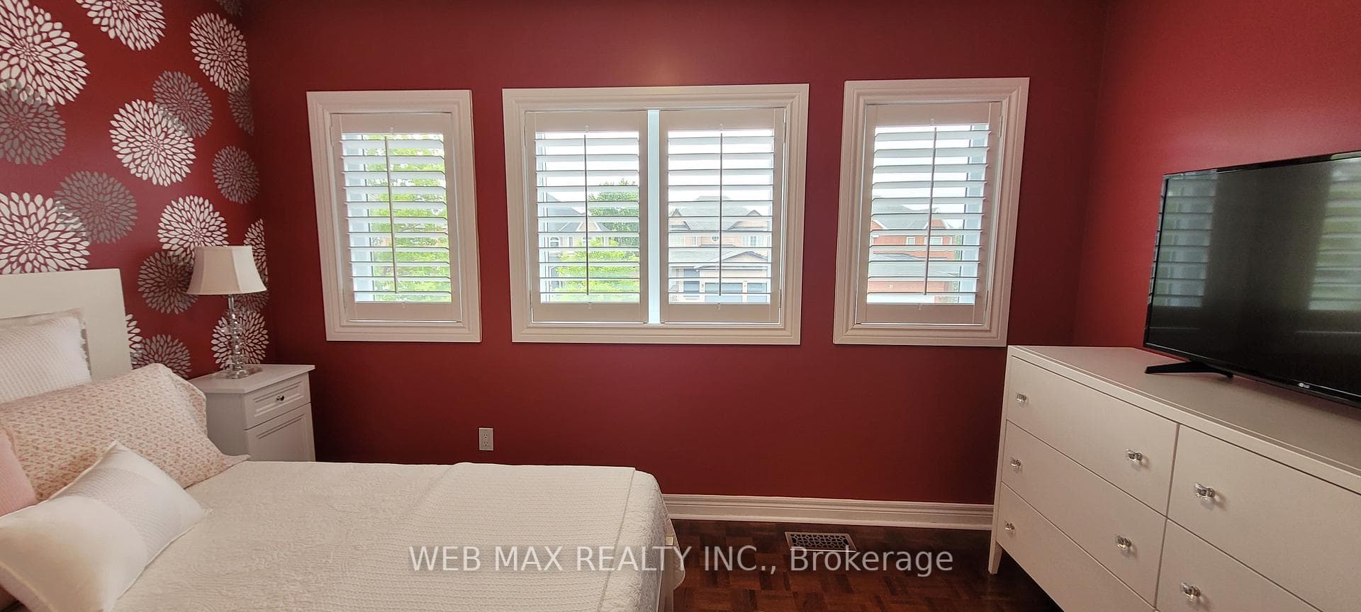 3rd bedroom,closet, shutters, parquet