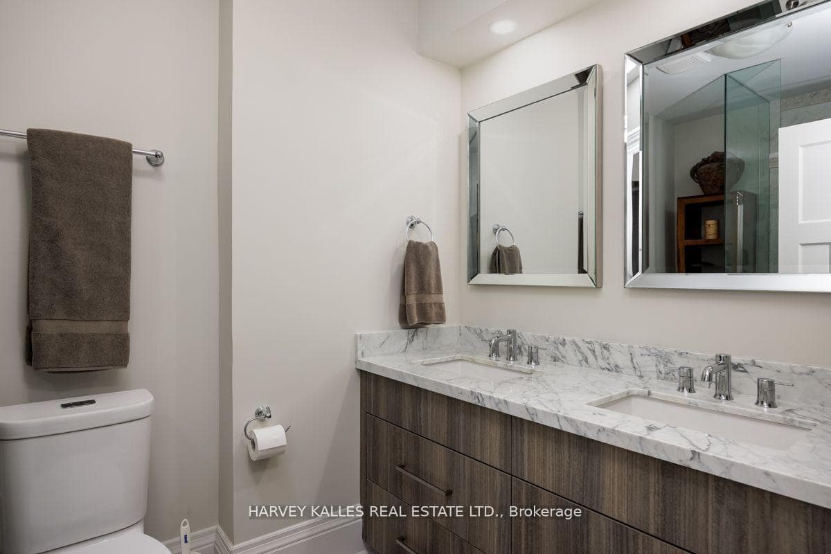 125 Hilton Avenue photo 16