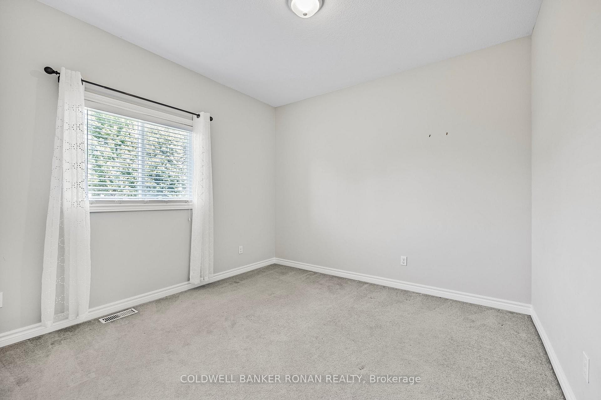 135 Gray Avenue photo 16