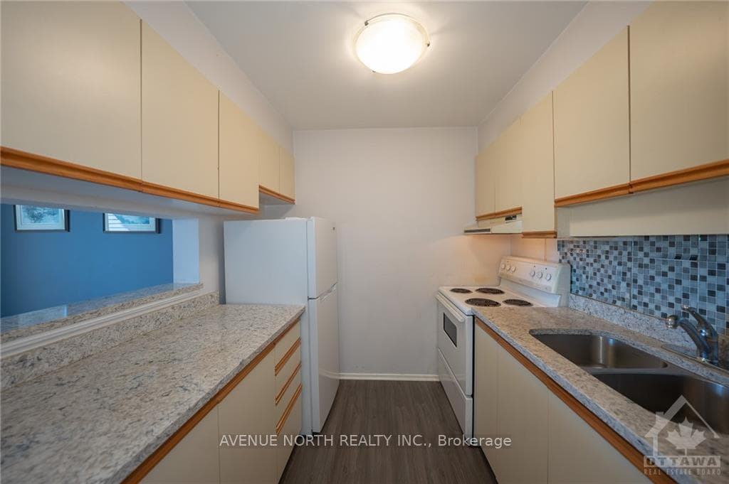 216 VIEWMOUNT Drive Unit 410 photo 4