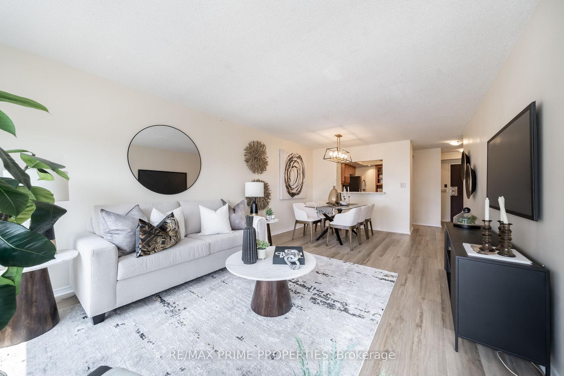 5765 Yonge Street Unit 1509 photo 5