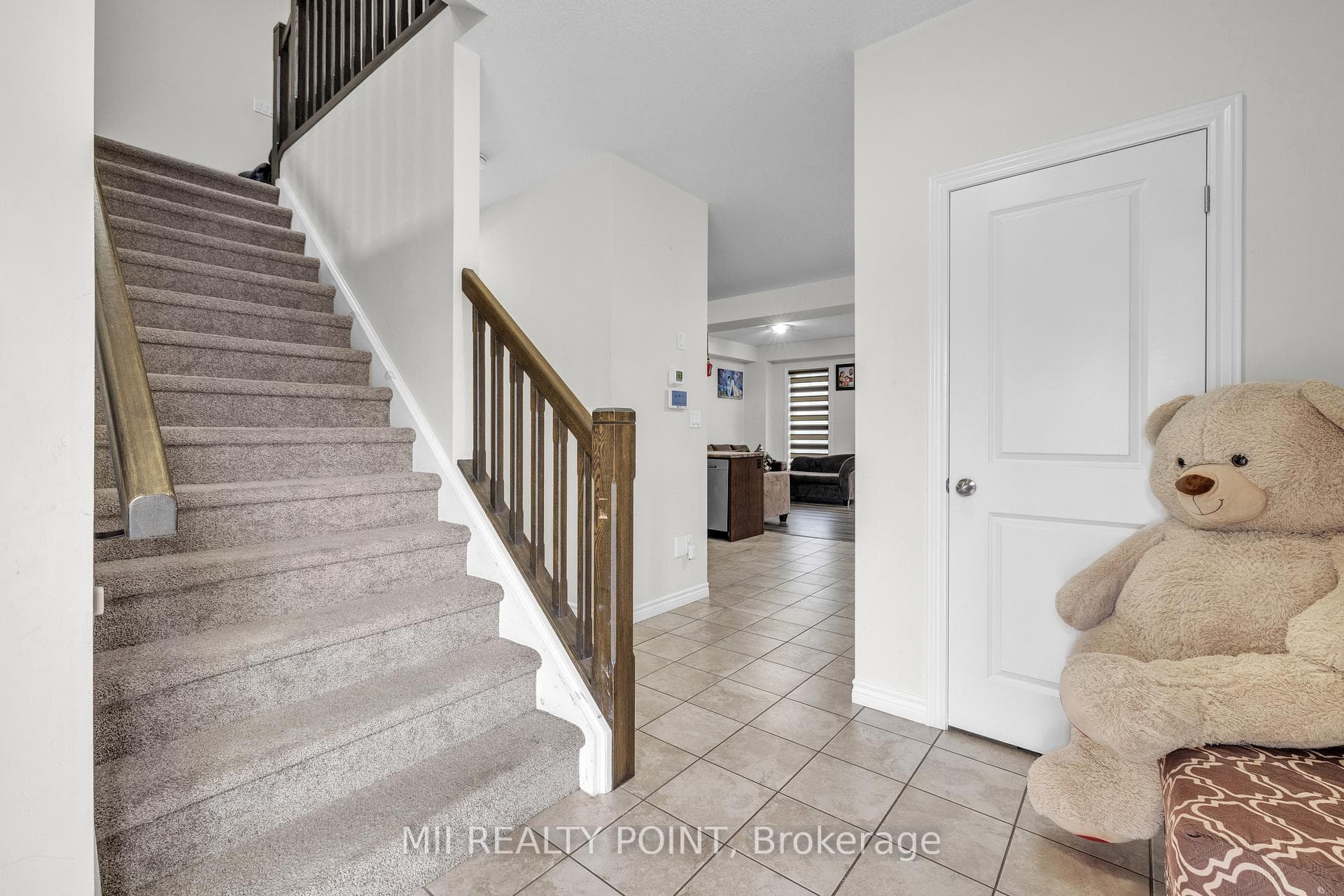 145 Links Crescent photo 13