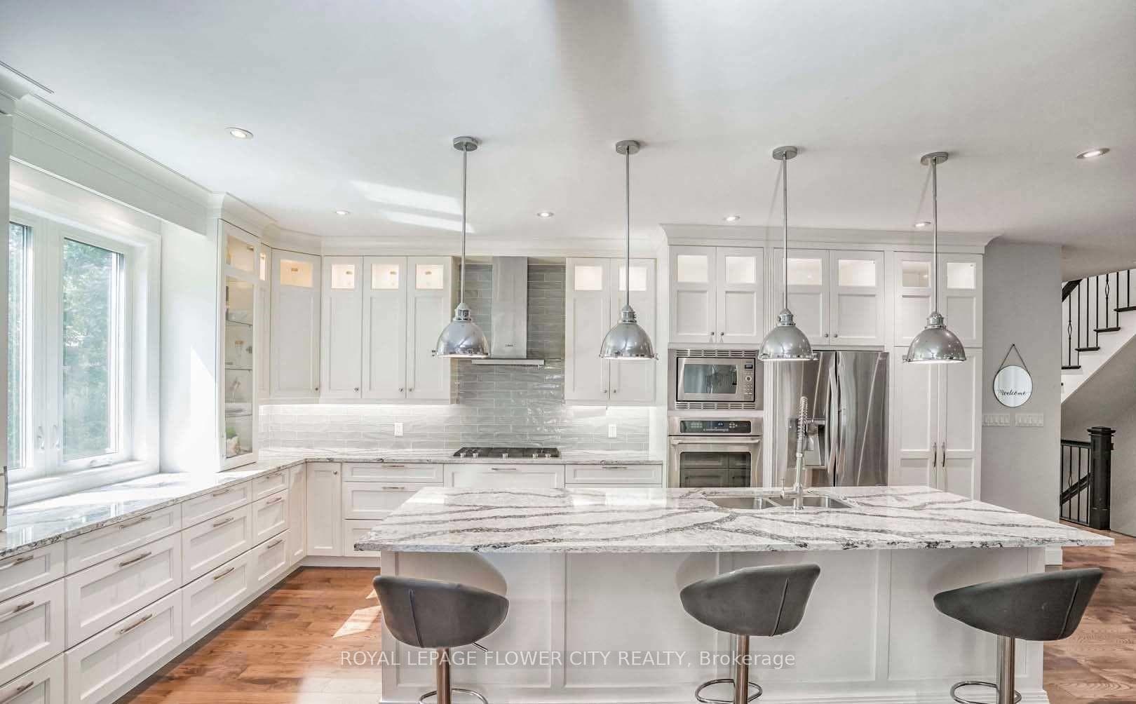 502 Henry Street photo 7
