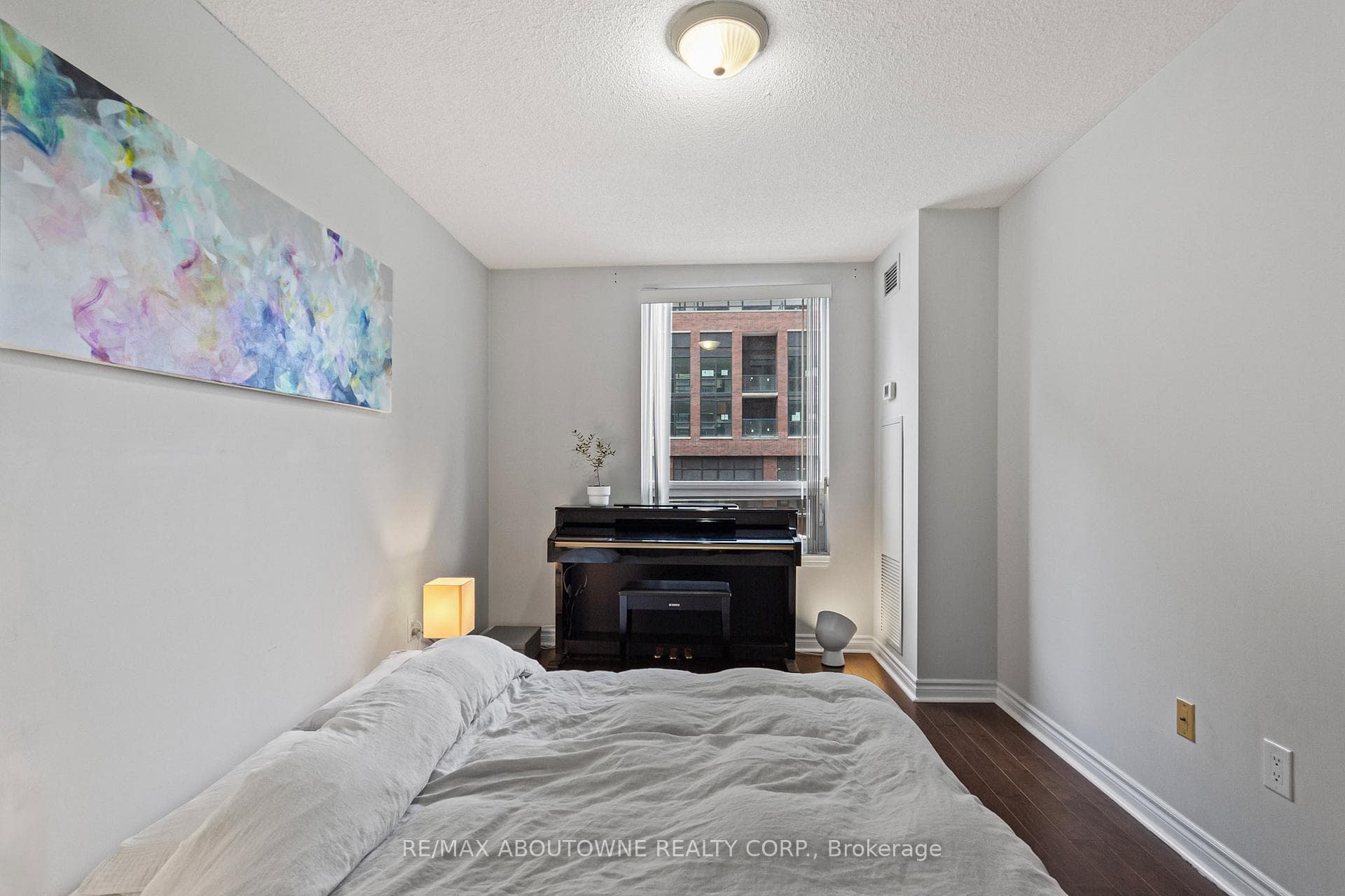 385 Prince Of Wales Drive Unit 320 photo 23