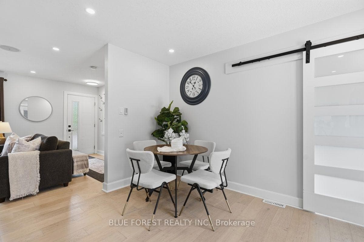 21 Agincourt Place photo 17
