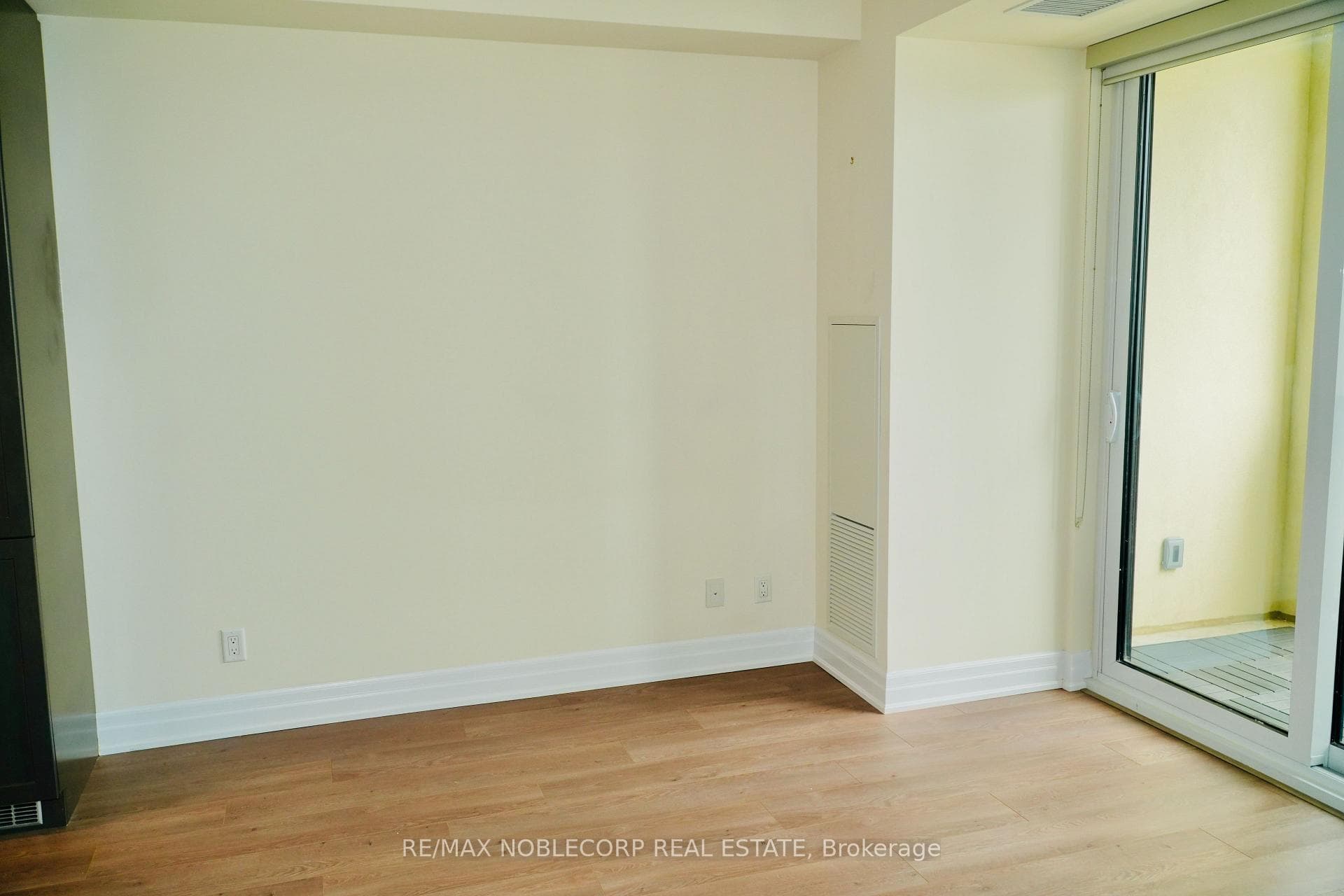 9085 Jane Street Unit 1511 photo 17