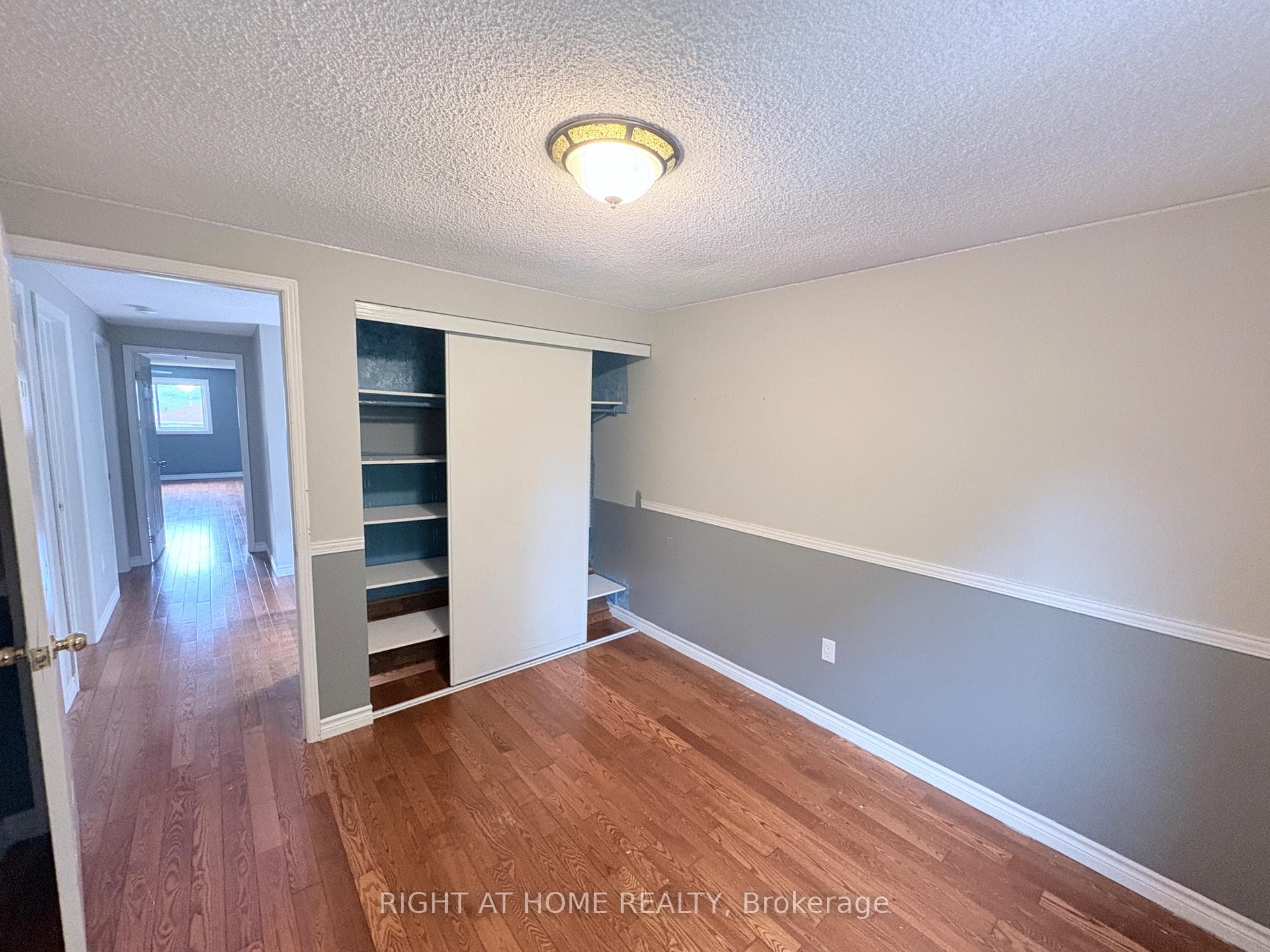 47 Hewitt Crescent photo 25