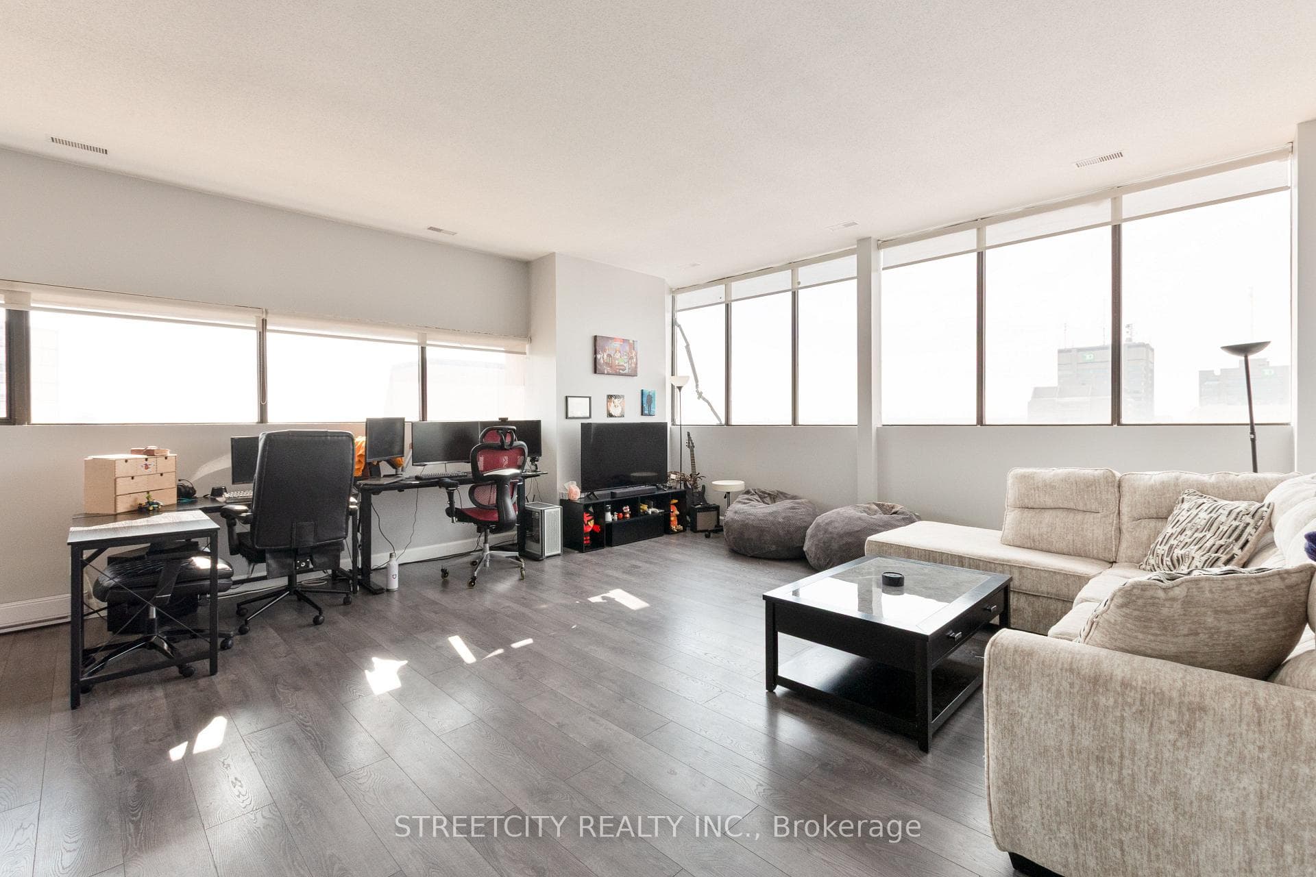 389 Dundas Street Unit 2103 photo 7