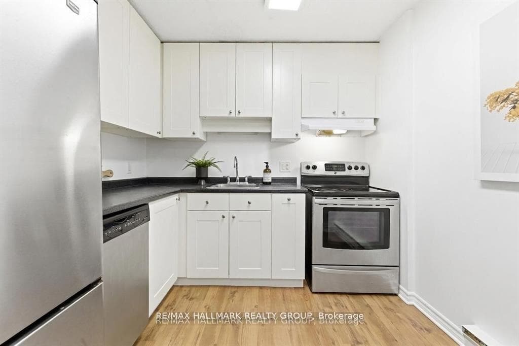 71 Somerset Street Unit 2003 photo 19