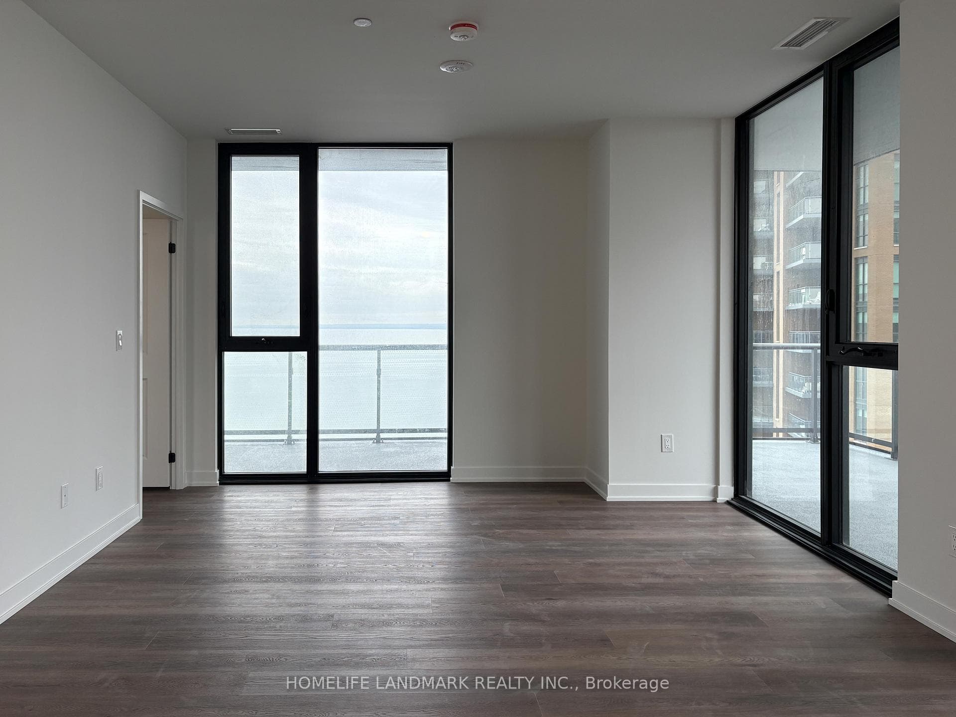 2075 Lakeshore Road Unit 1308 photo 6