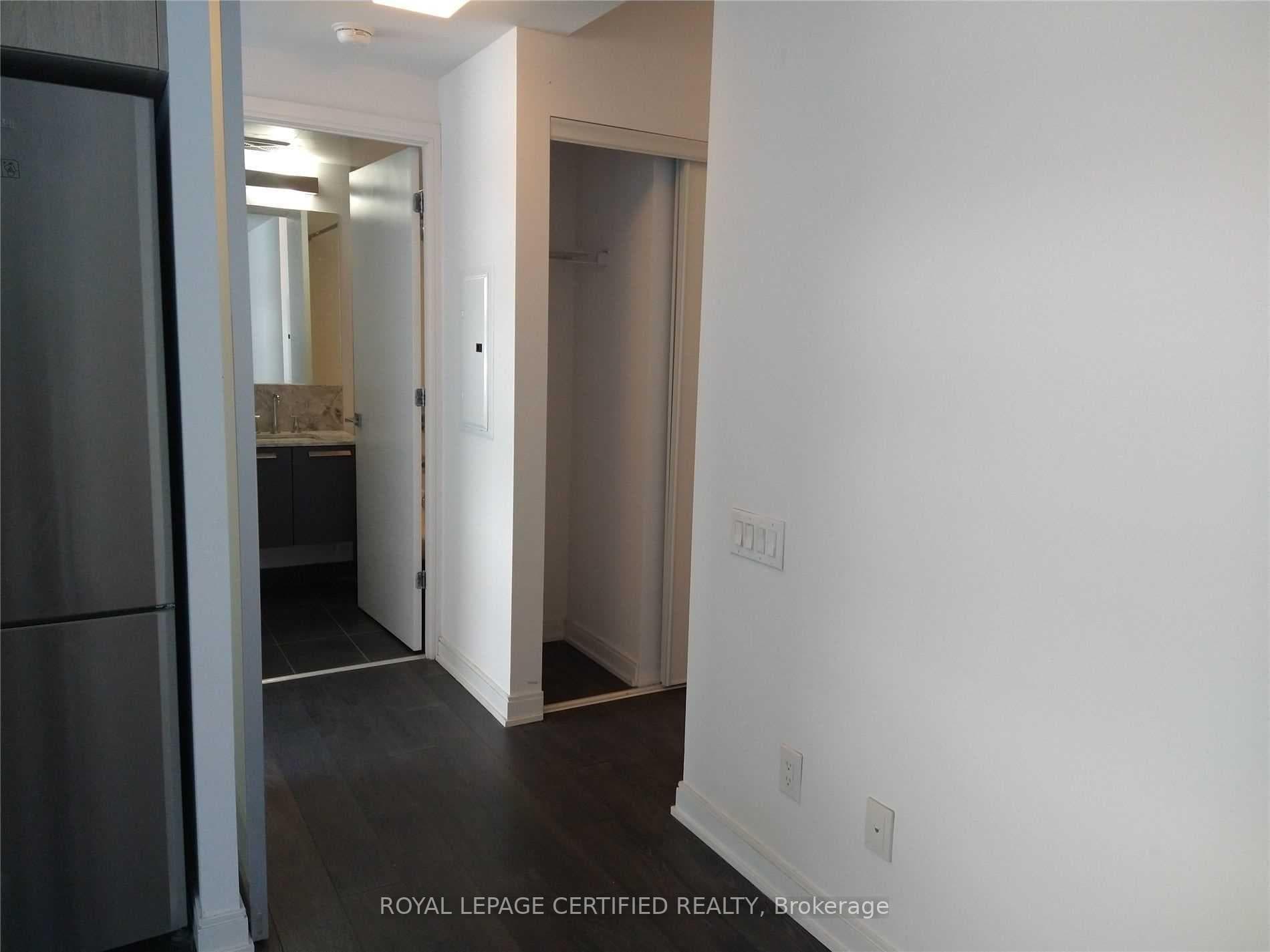42 Charles Street Unit 901 photo 5