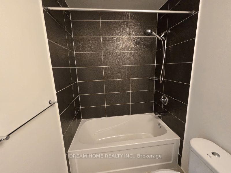 325 South Park Road Unit 712 photo 13