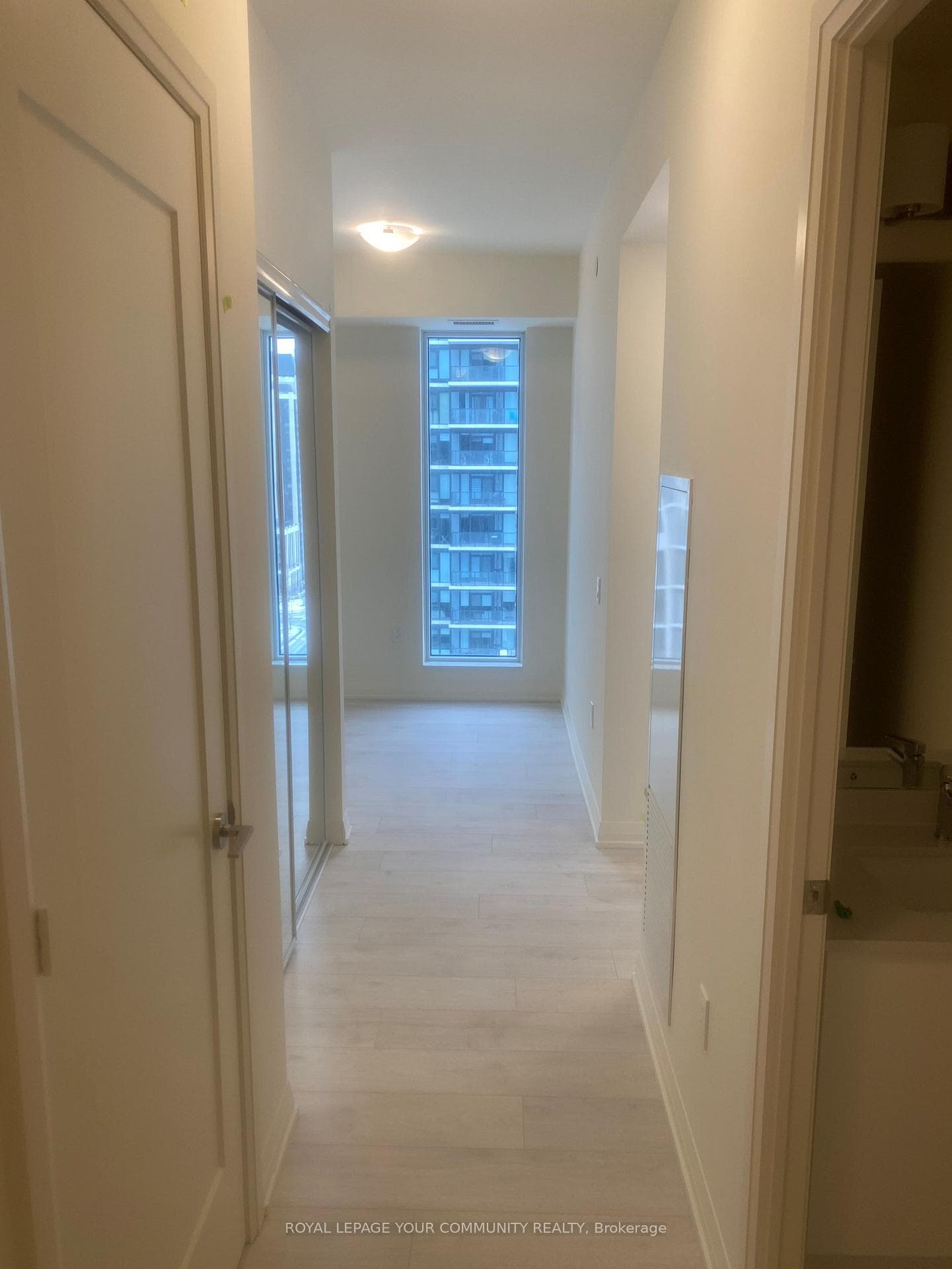 8960 Jane Street Unit 1404 photo 16