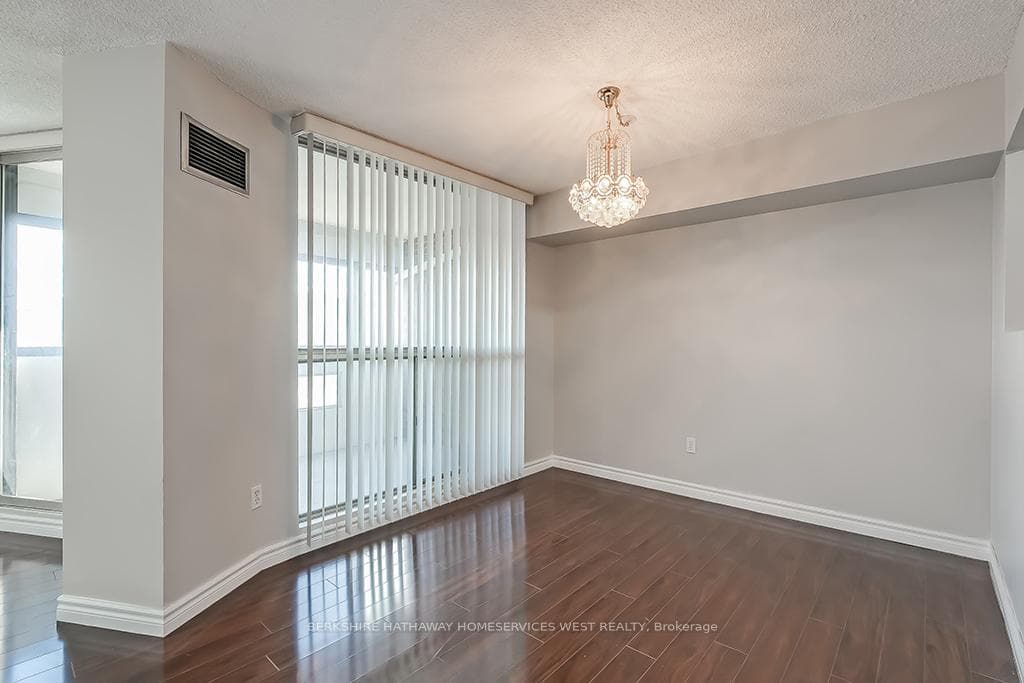 50 Elm Drive Unit 705 photo 9