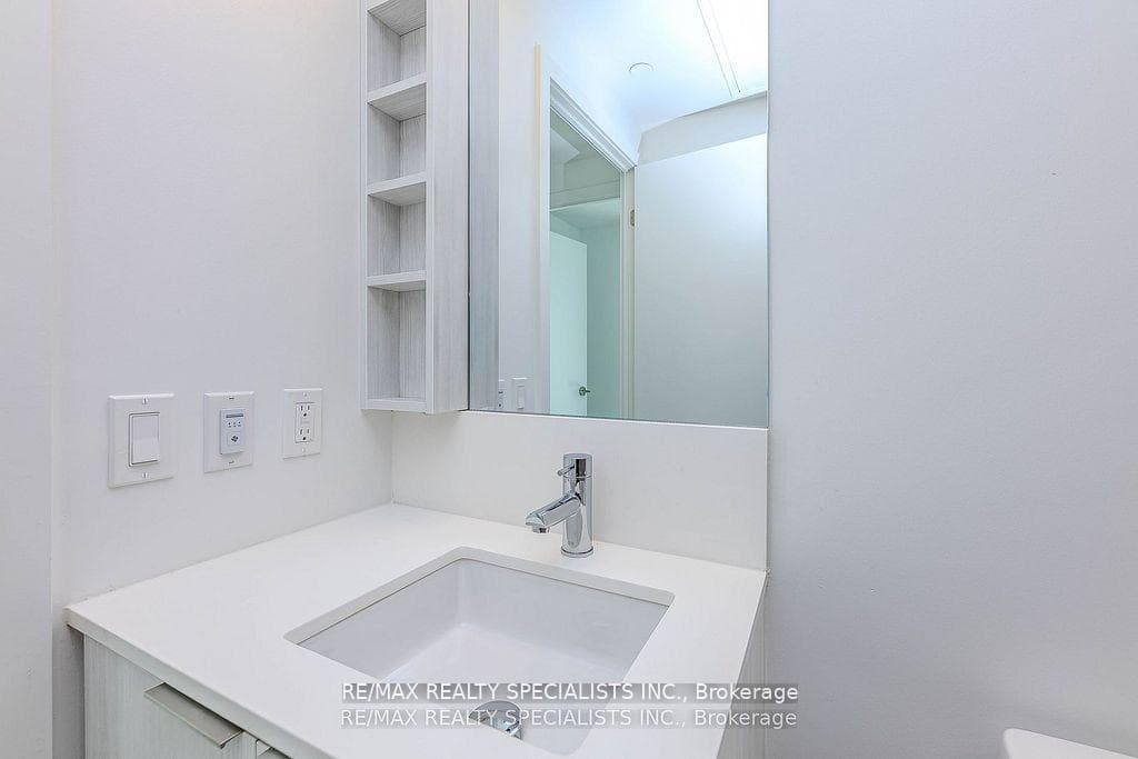 8 Wellesley Street Unit 1101 photo 17
