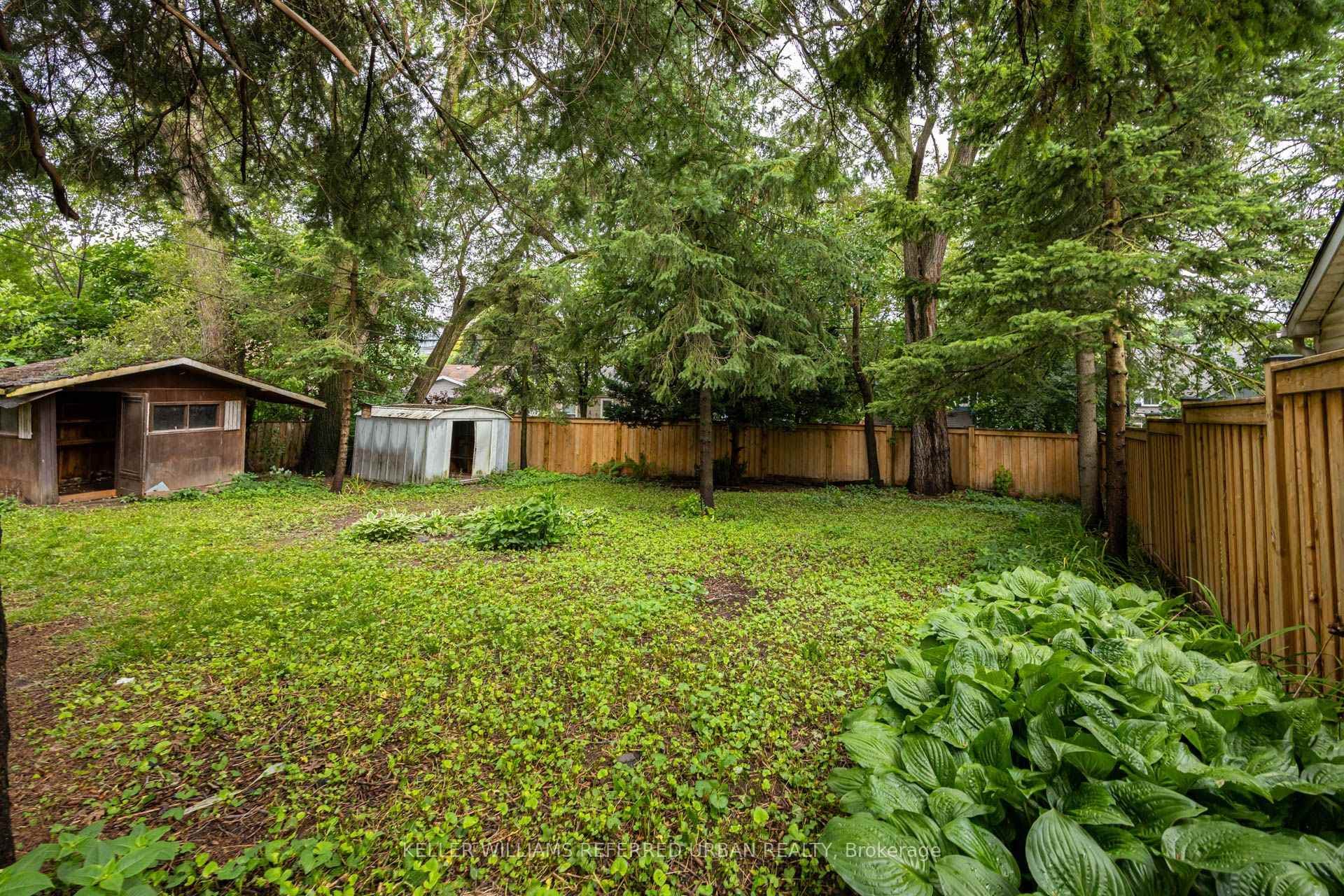7 Saunders Crescent photo 29