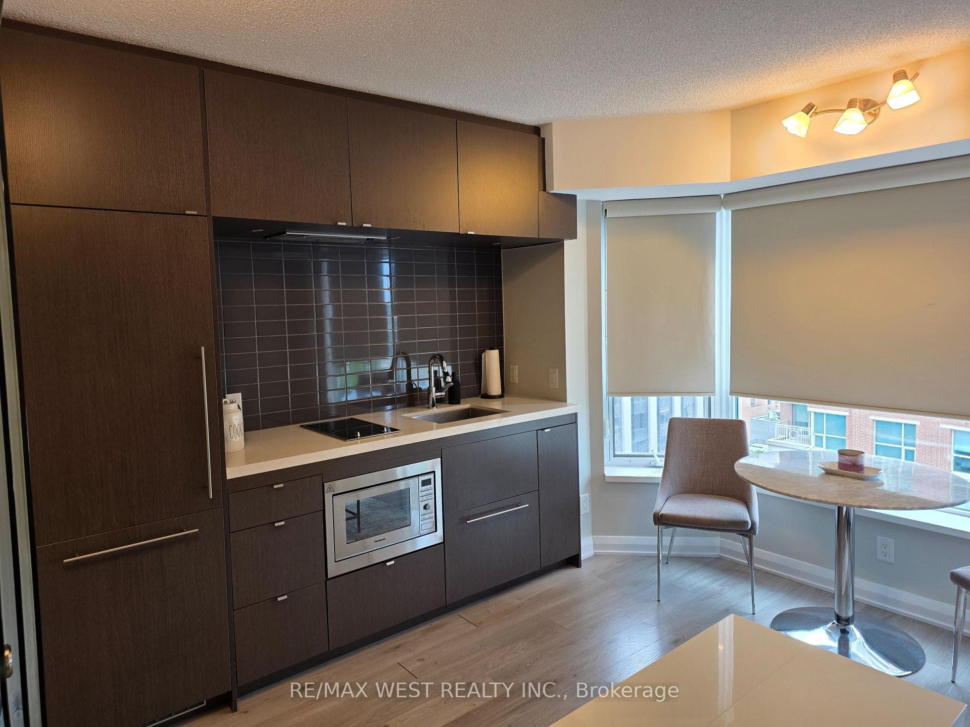 155 Yorkville Avenue Unit 1416 photo 4