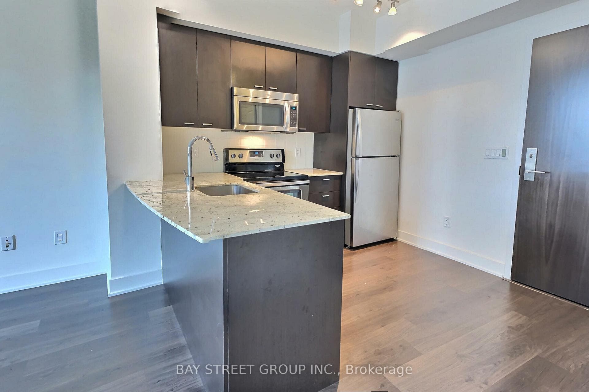 88 Sheppard Avenue Unit 1407 photo 6