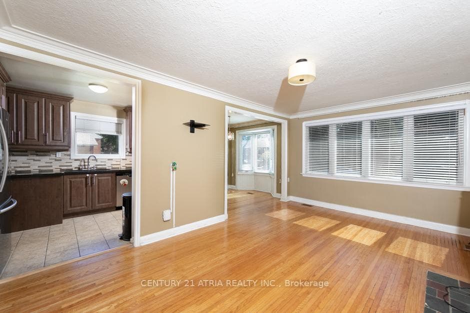 22 Dyson Boulevard Unit Main photo 5