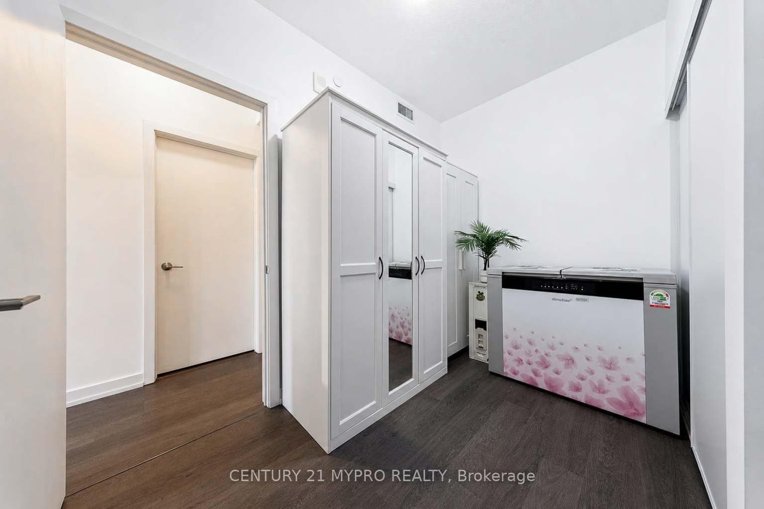 555 William Graham Drive Unit 320 photo 22