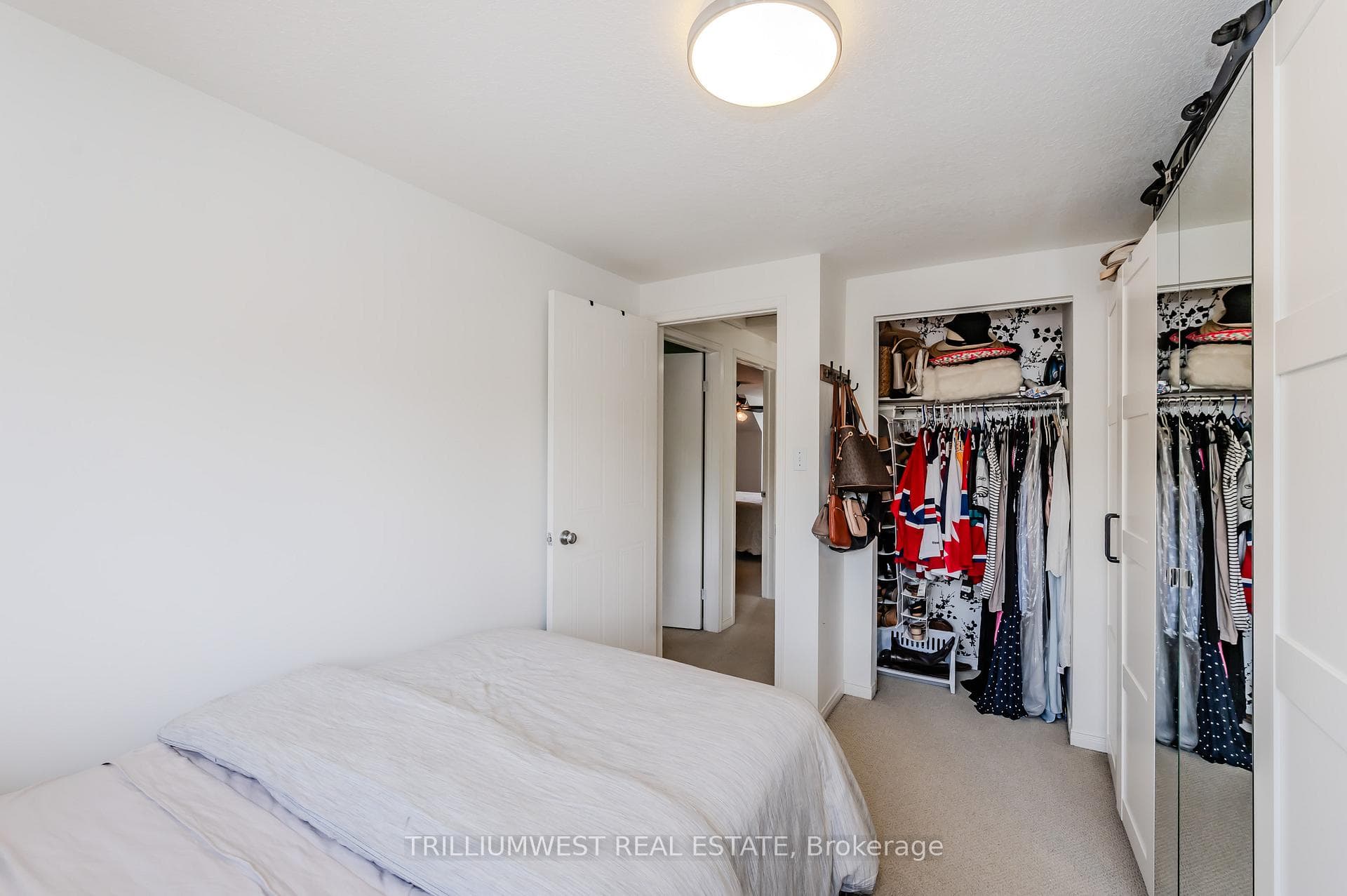 126 Bankside Drive photo 18