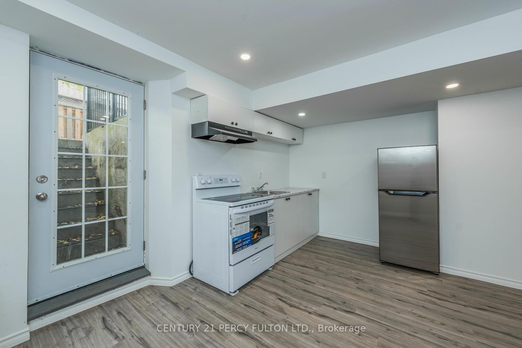 1 Cragg Crescent Unit #Bsmt photo 6