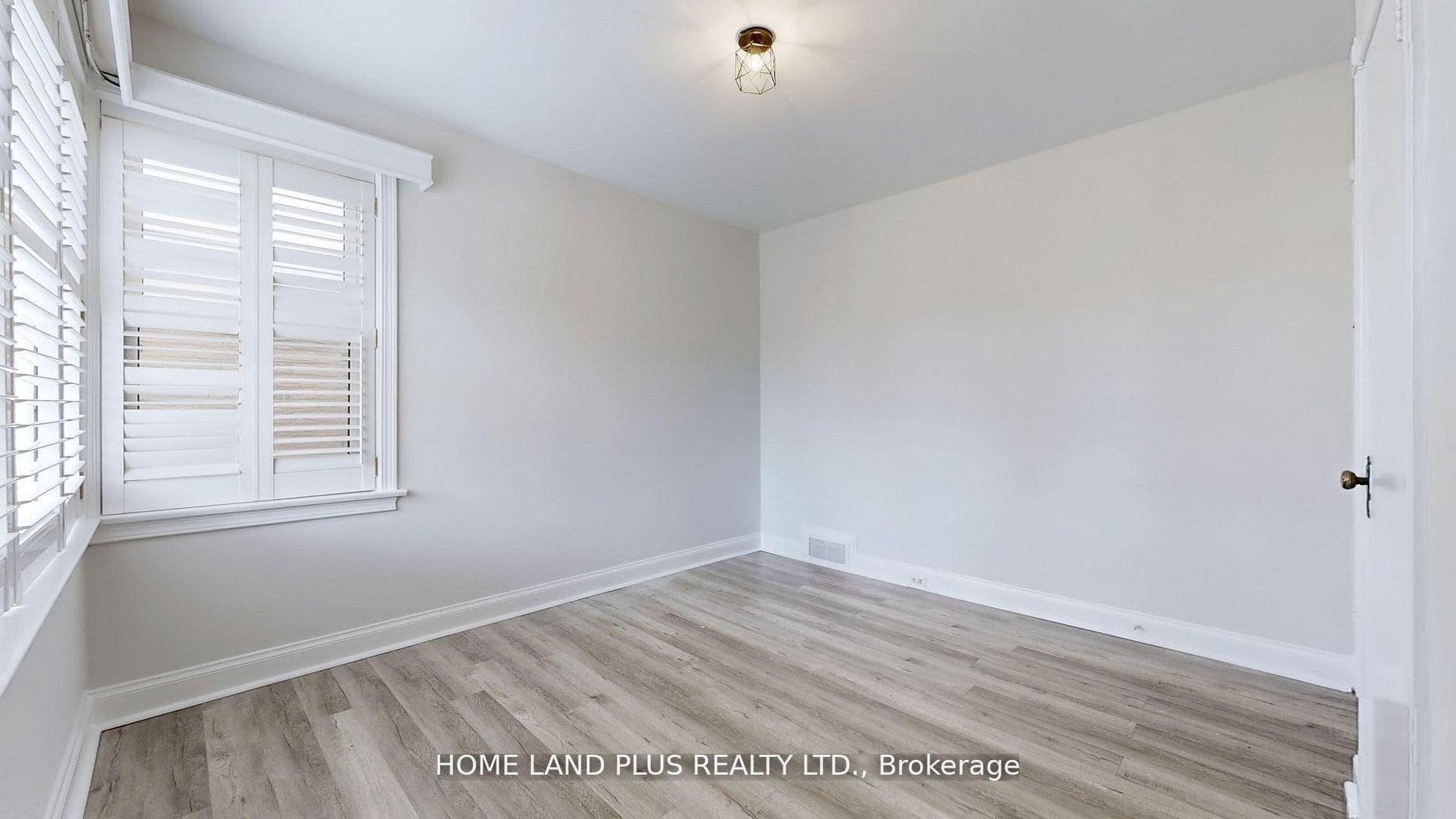 257 Joicey Boulevard photo 25
