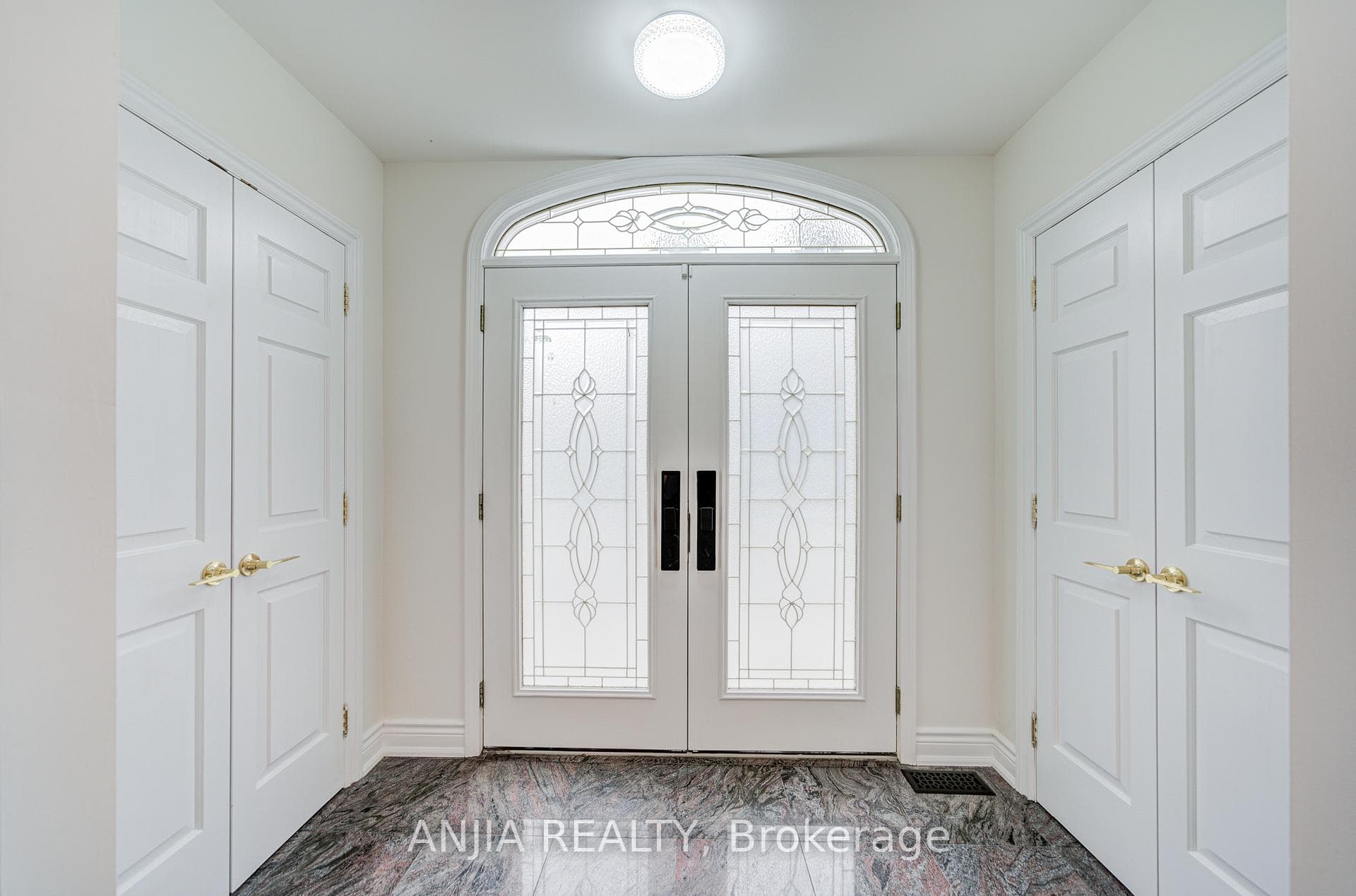 20 Country Estates Drive photo 8