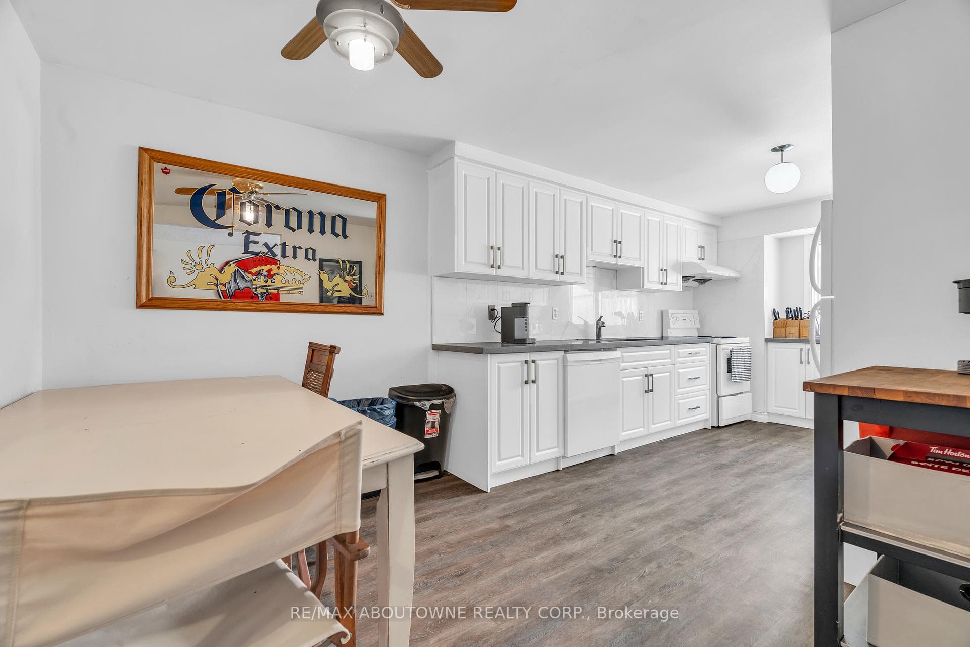 706 Scottsdale Drive photo 9