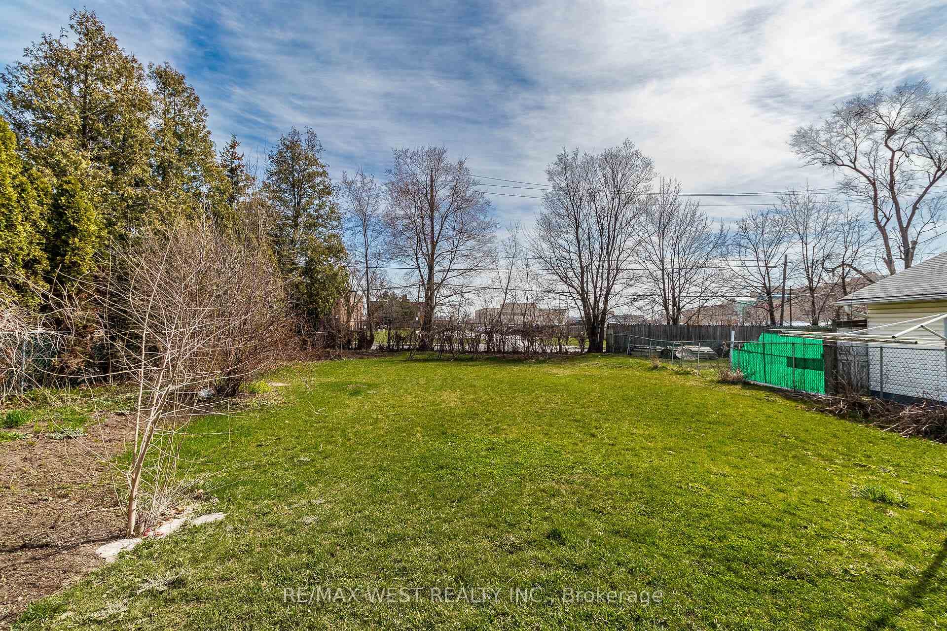 7 Highland Hill photo 37