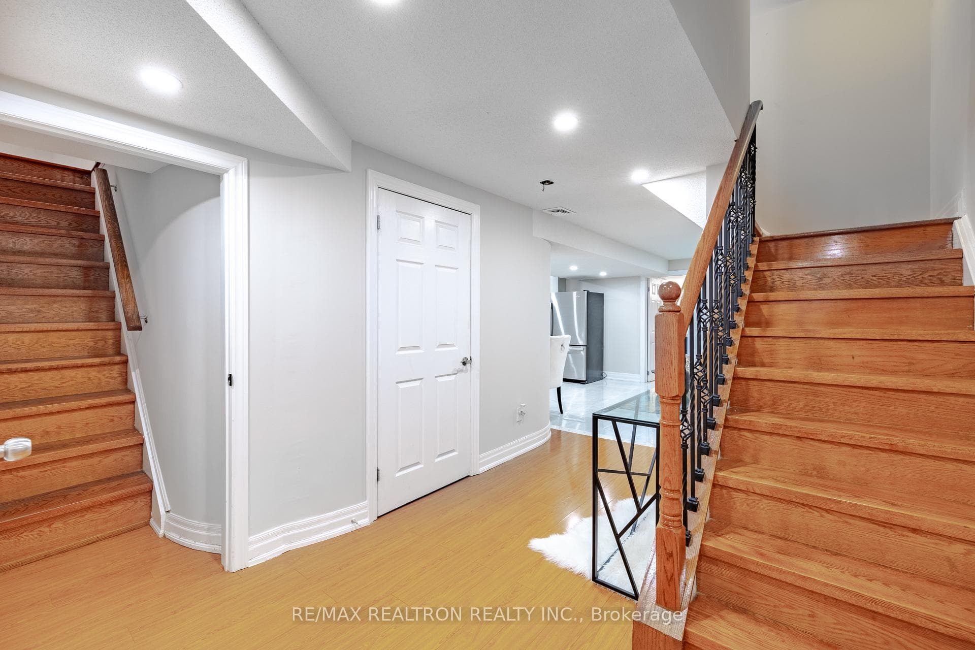 28 Marydale Avenue photo 36