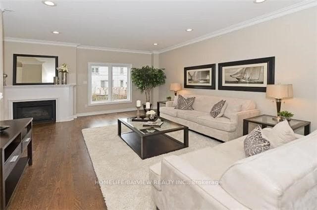 389 Douglas Avenue photo 10