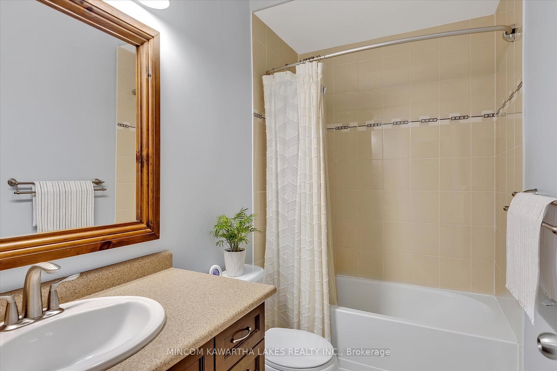 661 Goodwin Terrace photo 14