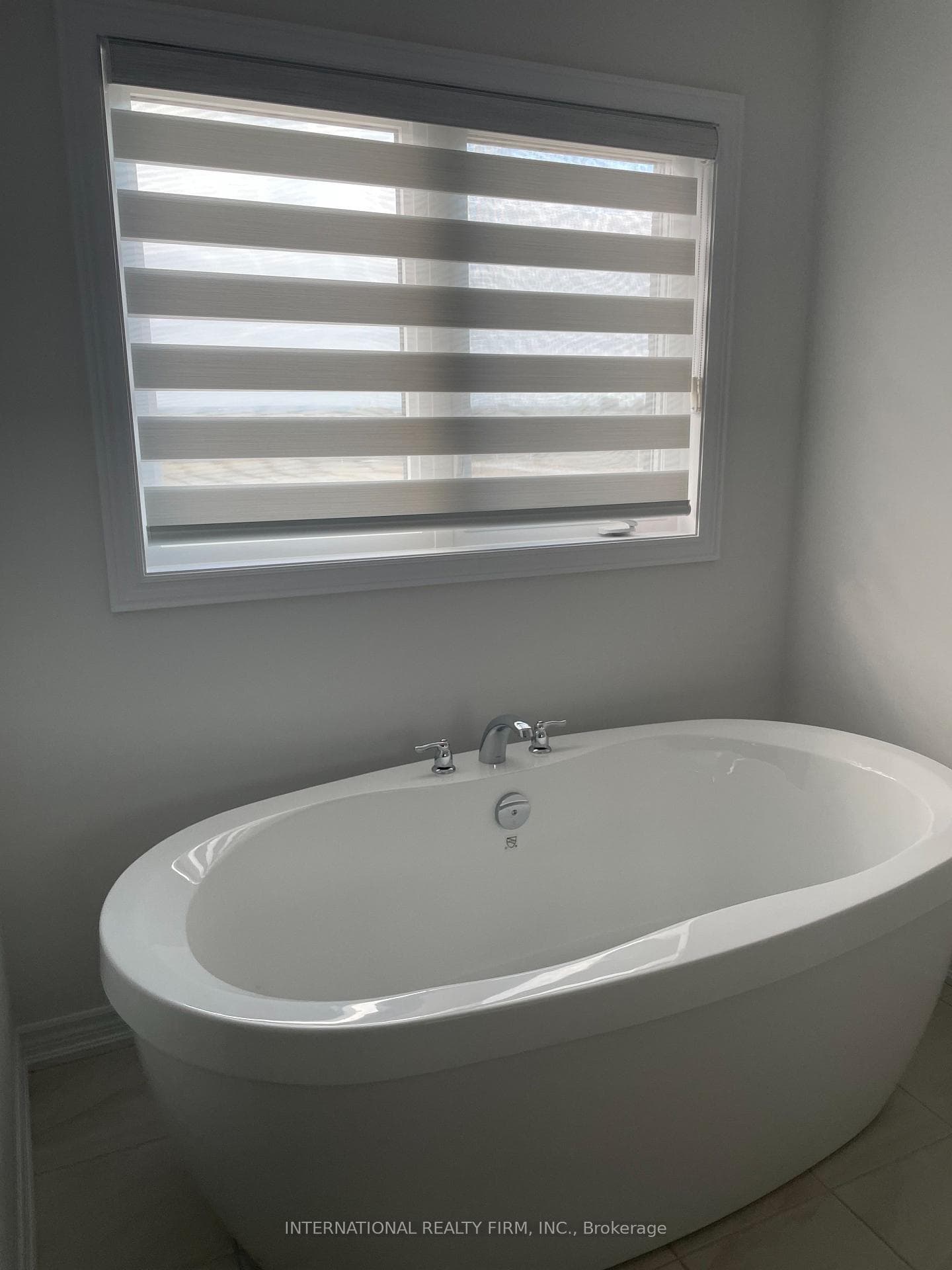 169 Fenchurch Manor photo 6
