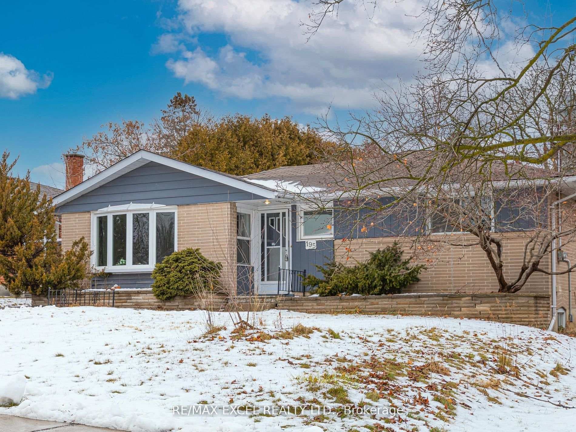 195 Parkview Crescent photo 1