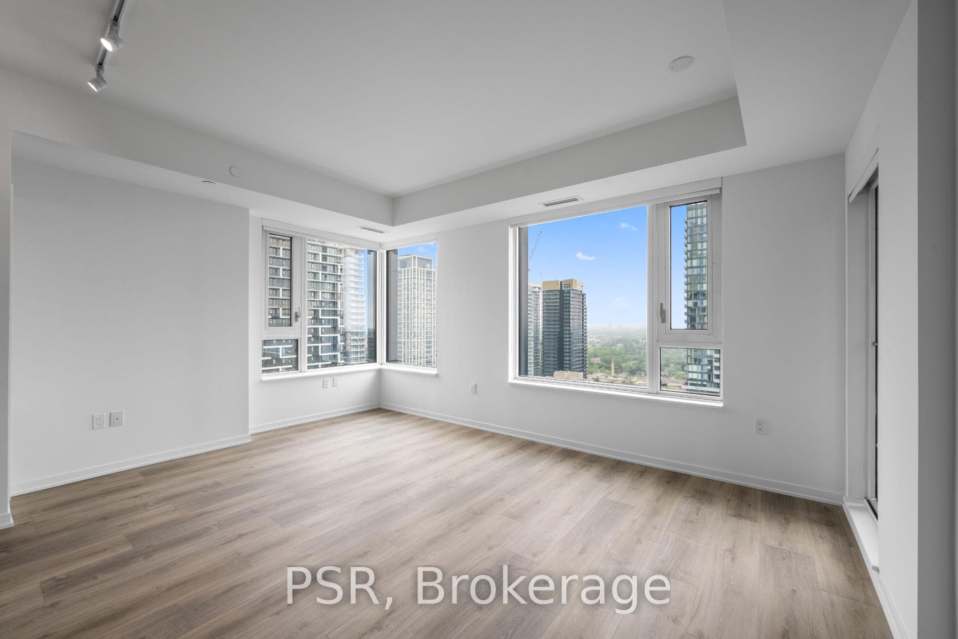 101 Roehampton Avenue Unit 3414 photo 2