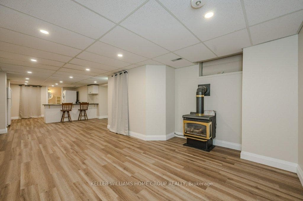 10300 Guelph Line photo 23