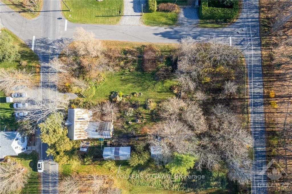 236 BLAKENEY Road photo 14