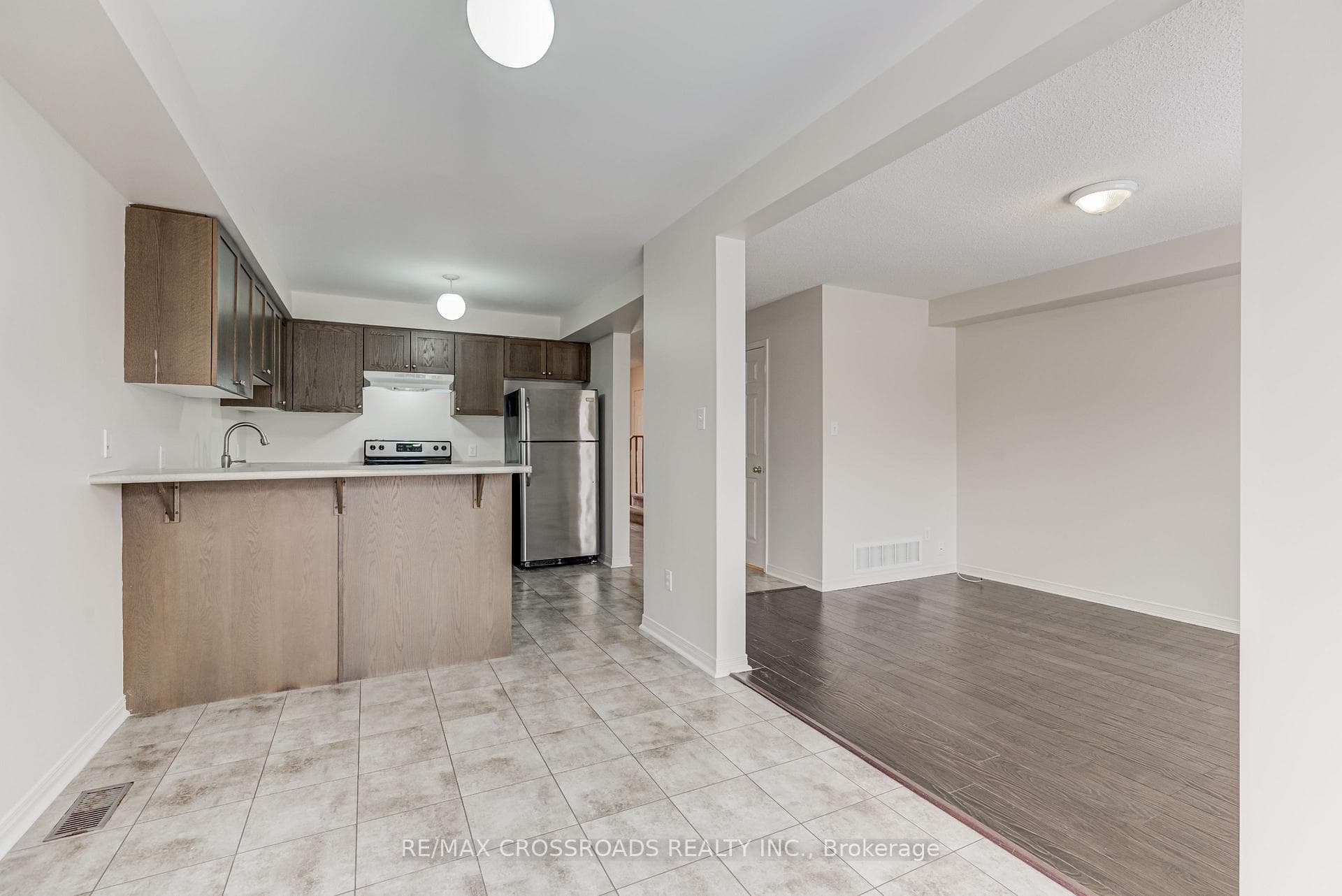 1147 Ormond Drive photo 9