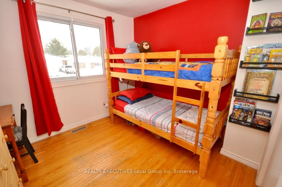 199 Camelot Drive photo 17