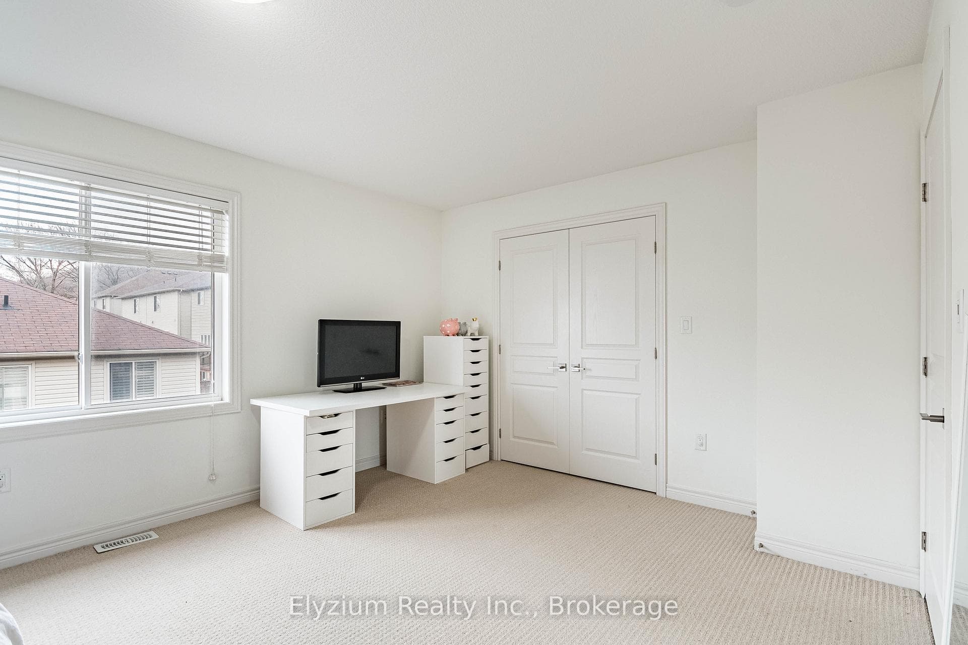 6 Ambrose Avenue photo 36
