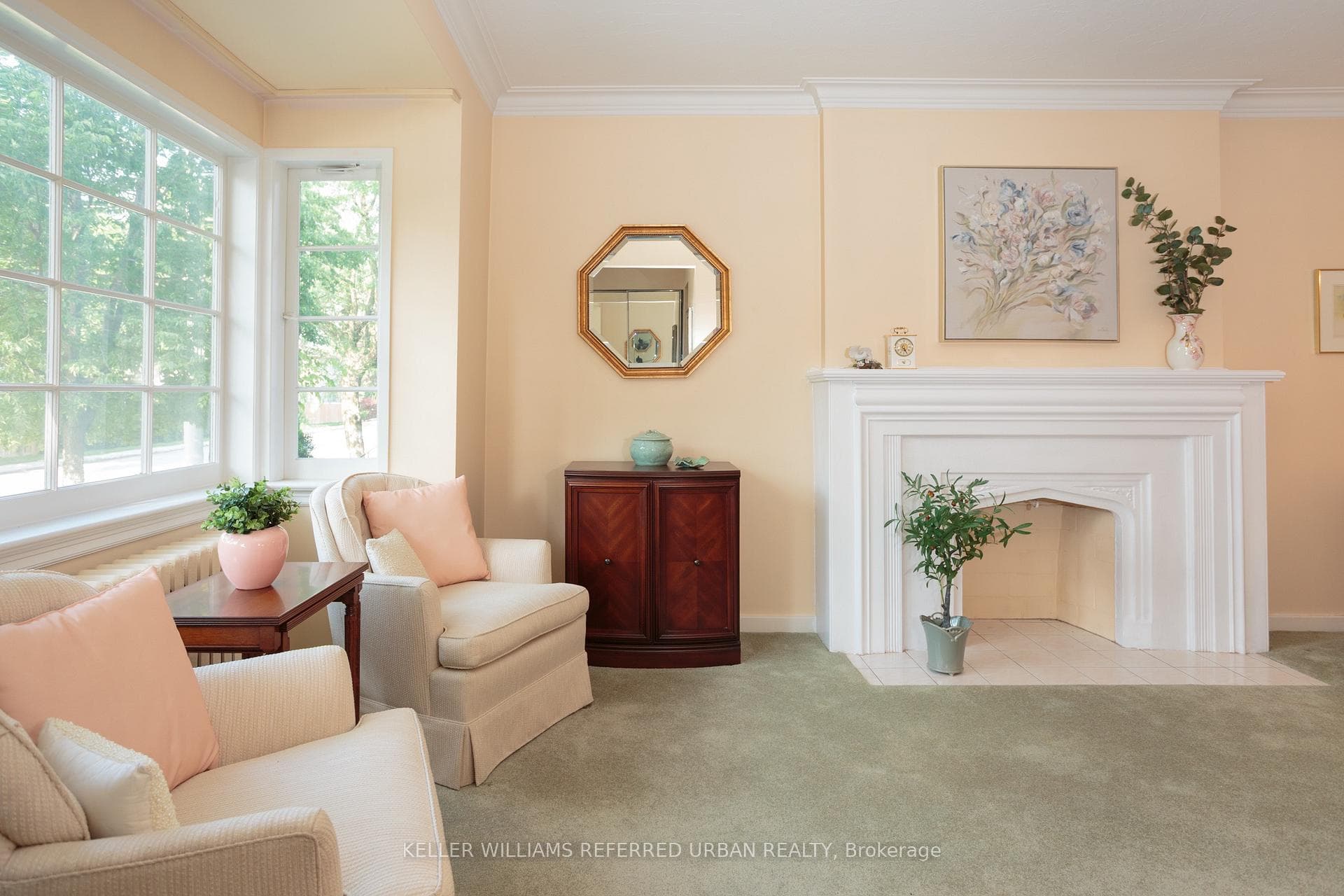 345 Moore Avenue photo 3