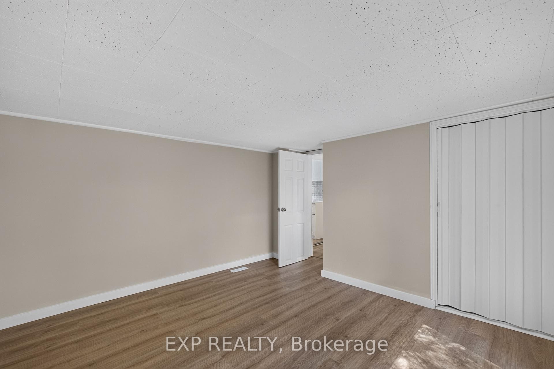 146 Whiting Street photo 22