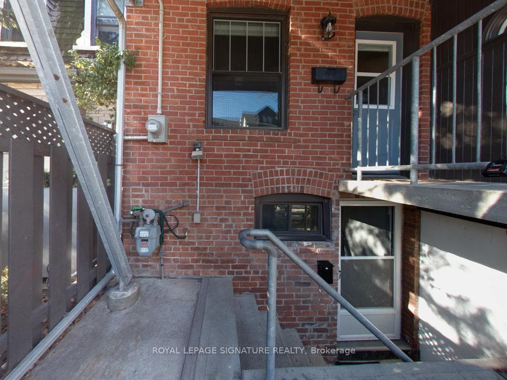 78 De Grassi Street Unit lower photo 3