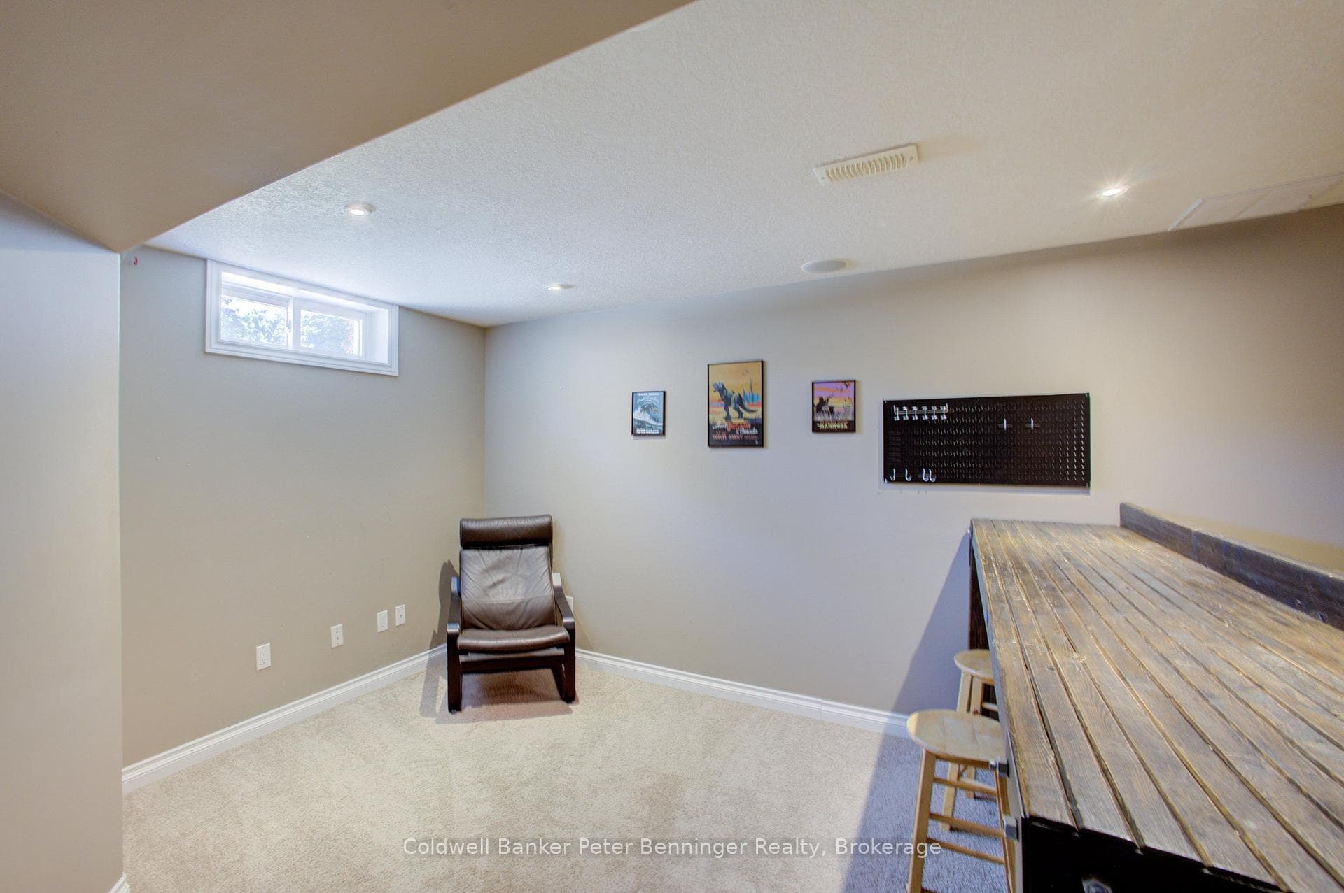 737 Mackendrick Drive photo 30