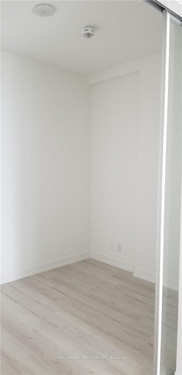 33 Helendale Avenue Unit 2401 photo 9