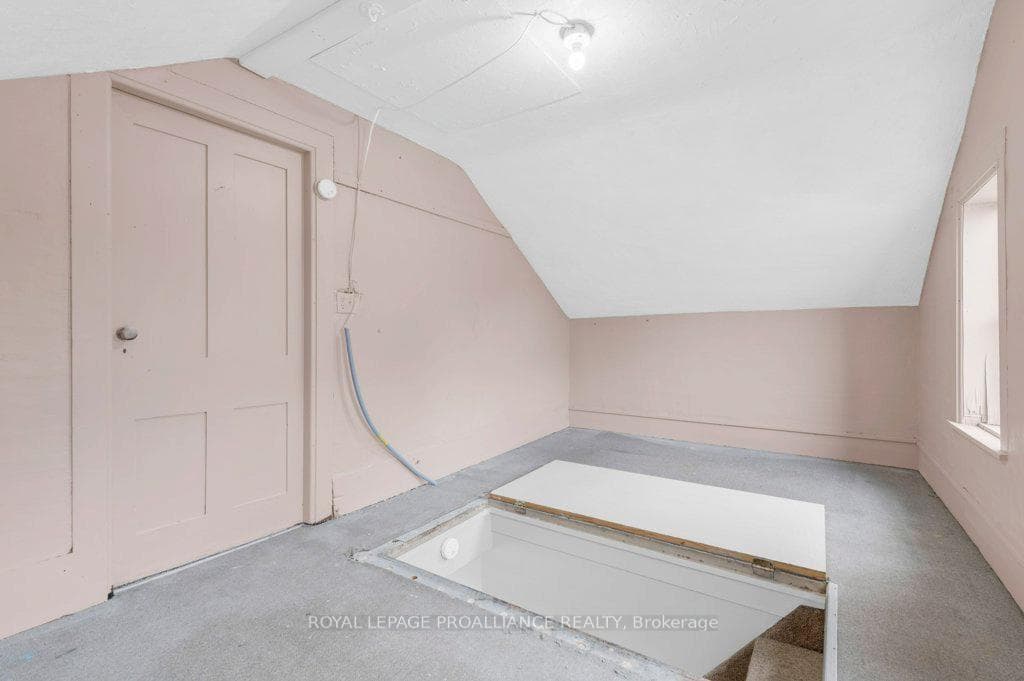 256 Moira Road photo 29