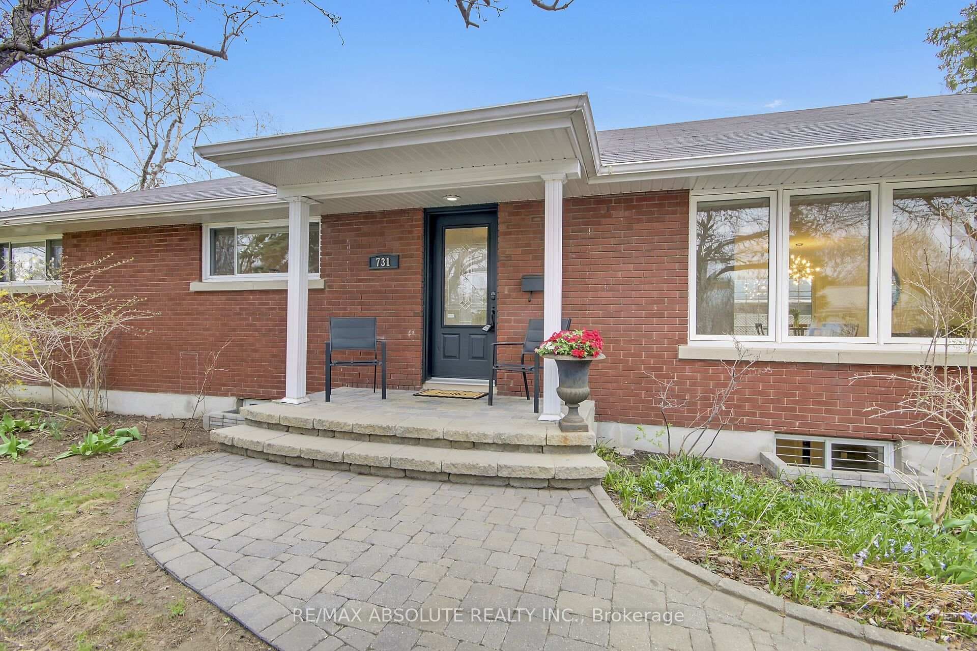 731 Dovercourt Avenue photo 4