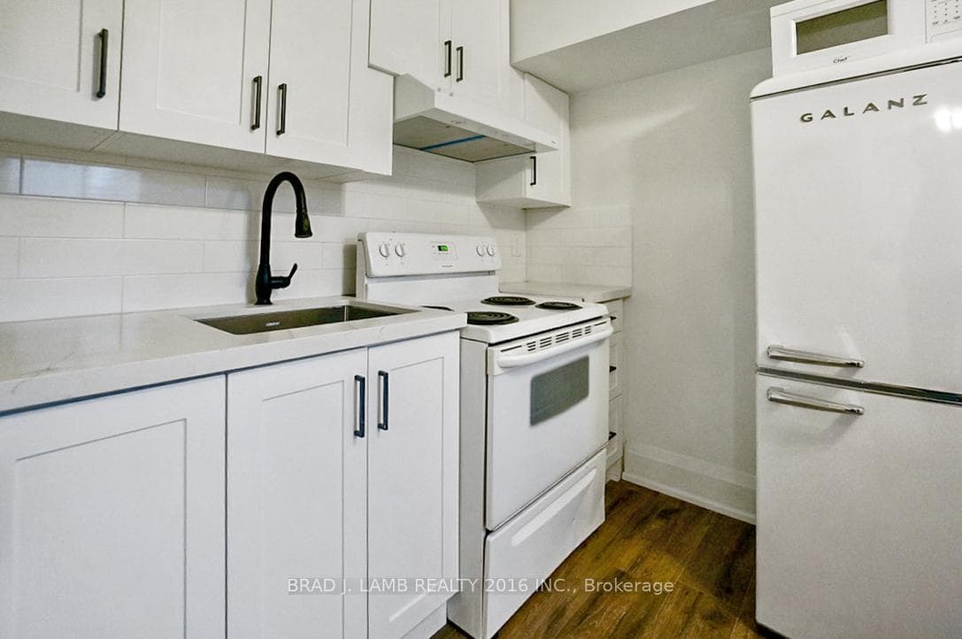 731 Indian Road Unit 4 photo 4