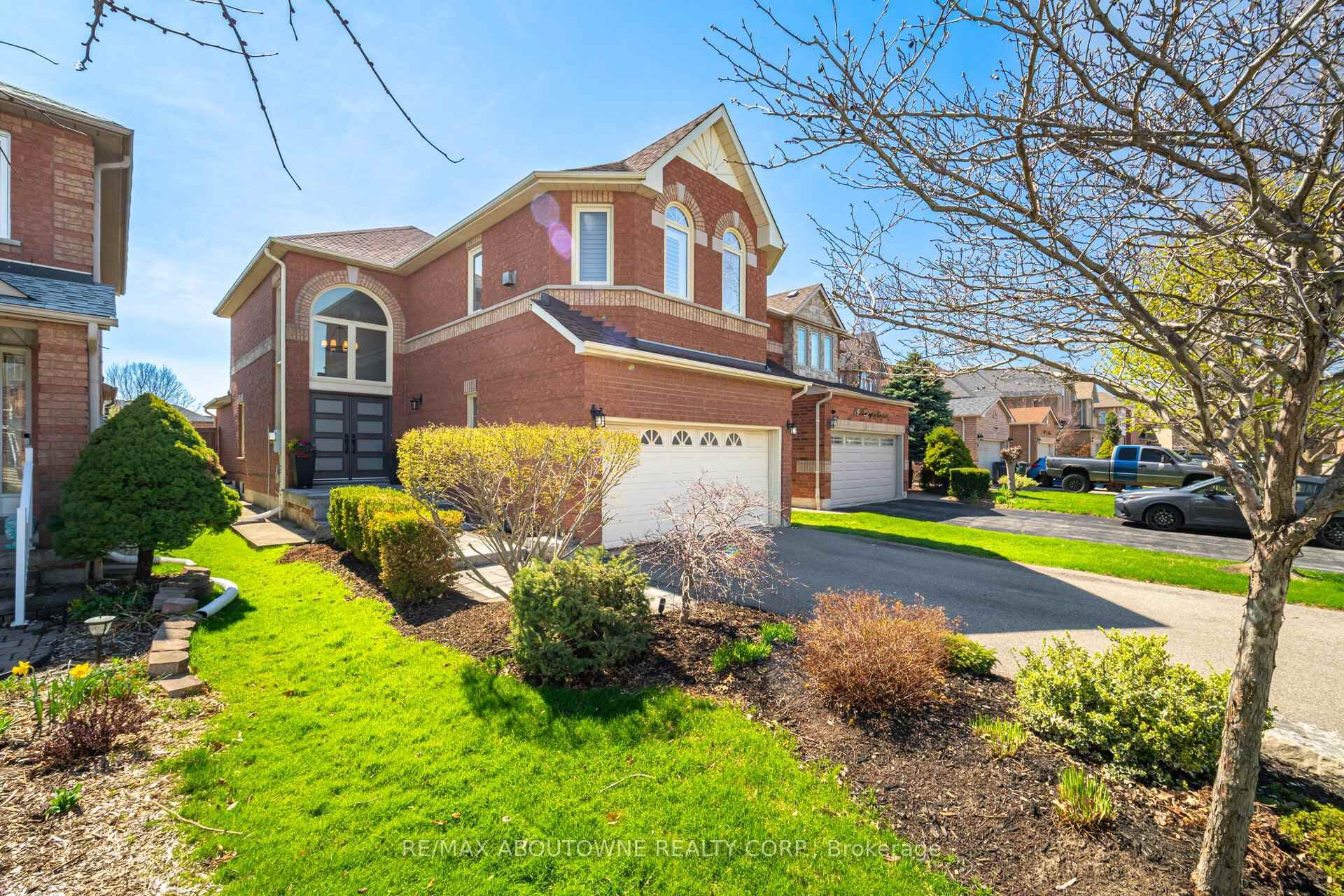 44 Banington Crescent photo 2